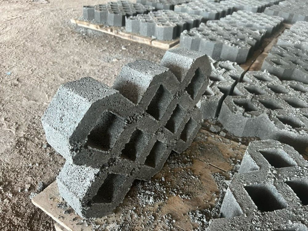 Gạch trồng cỏ thường