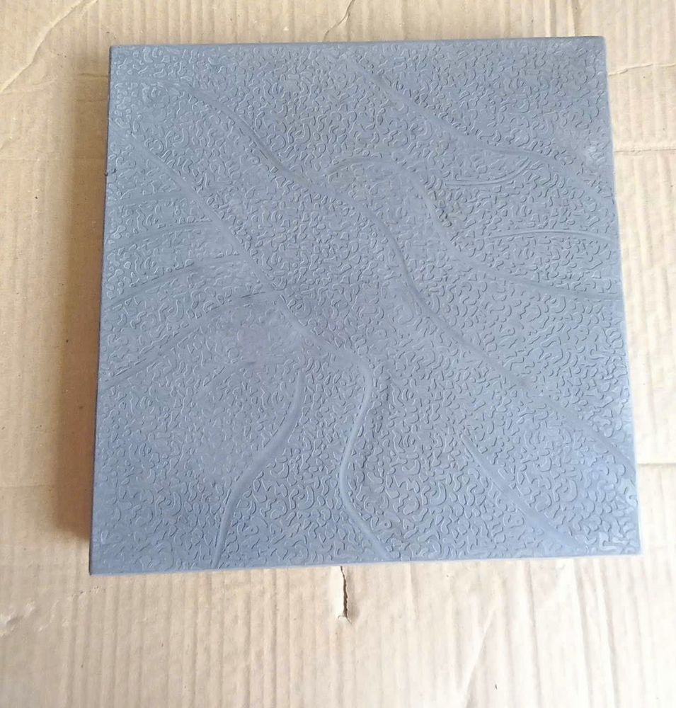 Gạch tự chèn vuông Xám